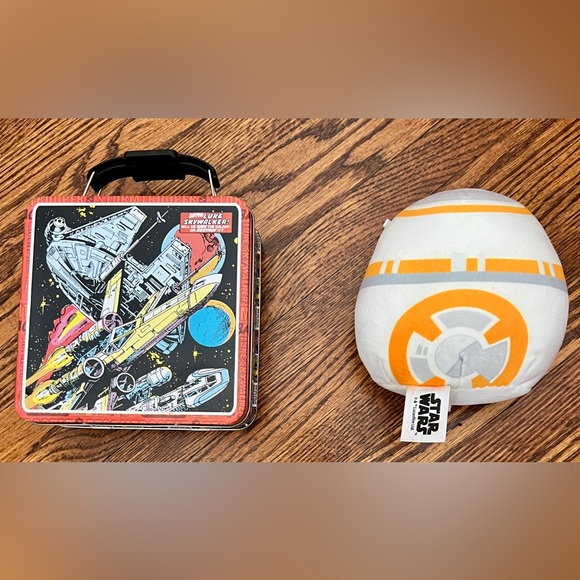 Vintage Star Wars snack Tin Millenium Falcon + BB8 Squishmallow NWOT - Picture 2 of 3